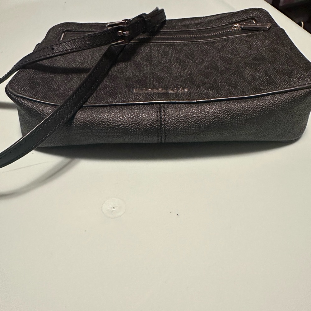 🧚🏽🧚🏽Michael Kors 🧚🏽🧚🏽Jet Set Crossbody - Picture 3 of 5